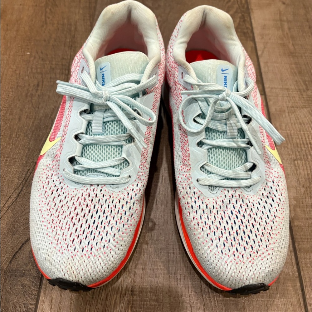 Nike Blue and Pink Athletic Shoes Lightweight Mesh Design